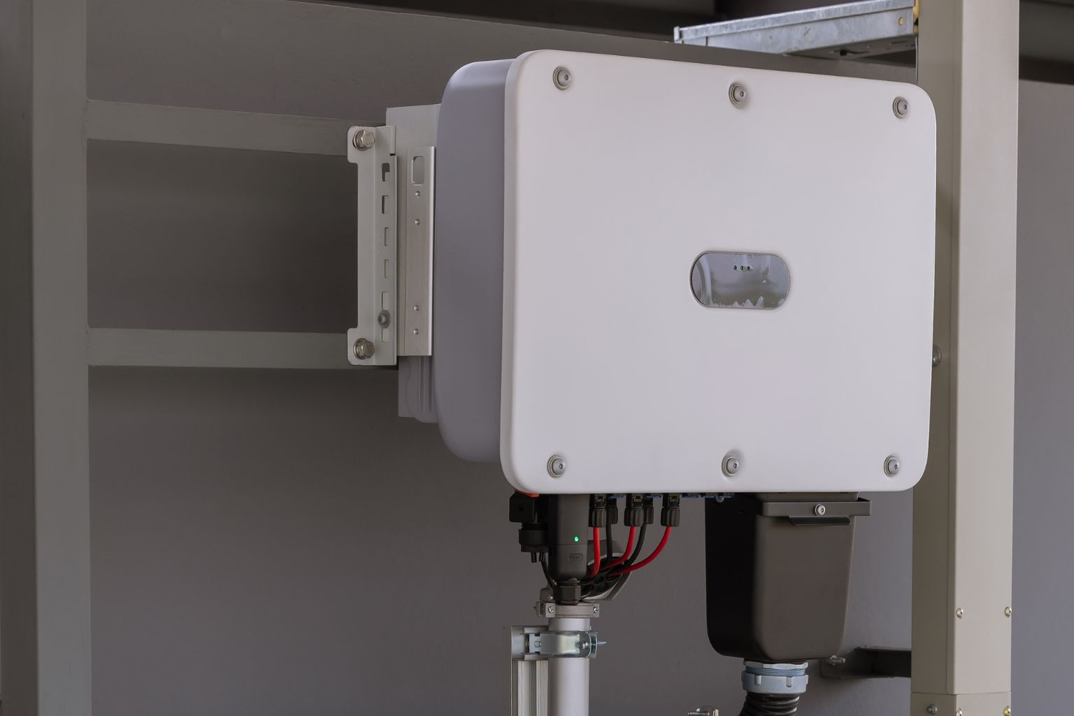 Мережеві інвертори чи гібридні - який обрати