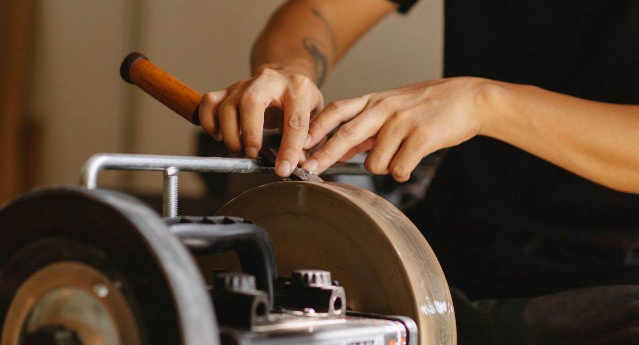 Как выбрать точильный станок